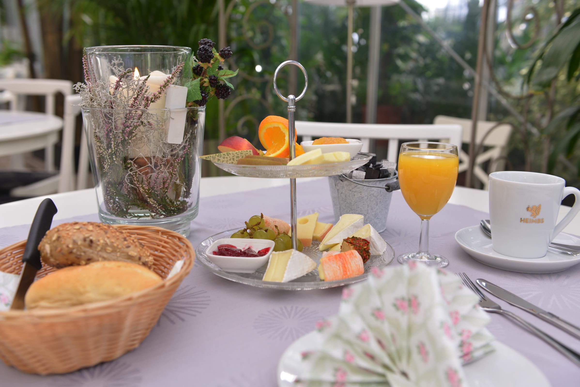 Frühstücksbuffet im Café Flora